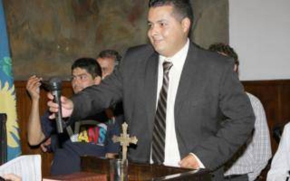 Un concejal de Tagliaferro fue grabado pidiendo parte del sueldo a un empleado municipal