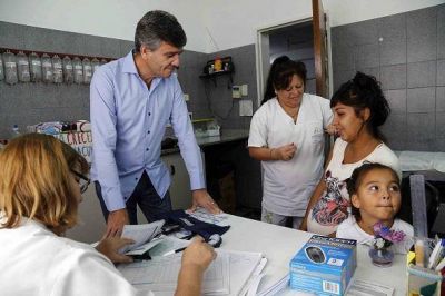 Zabaleta lanz� el Plan de Vacunaci�n Antigripal 2017 en Hurlingham
