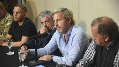 El gobernador le pidi� a algunos periodistas 