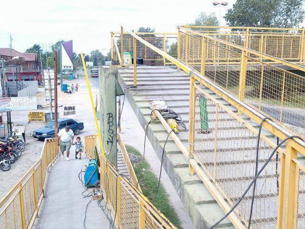 Obras de mejoramiento vial y remodelaci�n de puente