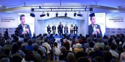 Massa hizo Escuela en tierra Pro, y peg� para ambos lados de la grieta