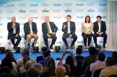 Massa y Lavagna presentaron la Escuela de Gobierno en San Nicol�s