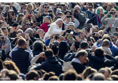 Catequesis del Papa: �demos razones de nuestra esperanza con el testimonio de vida�