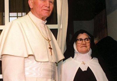 Francisco rinde homenaje a san Juan Pablo II, en el 12� aniversario de su muerte