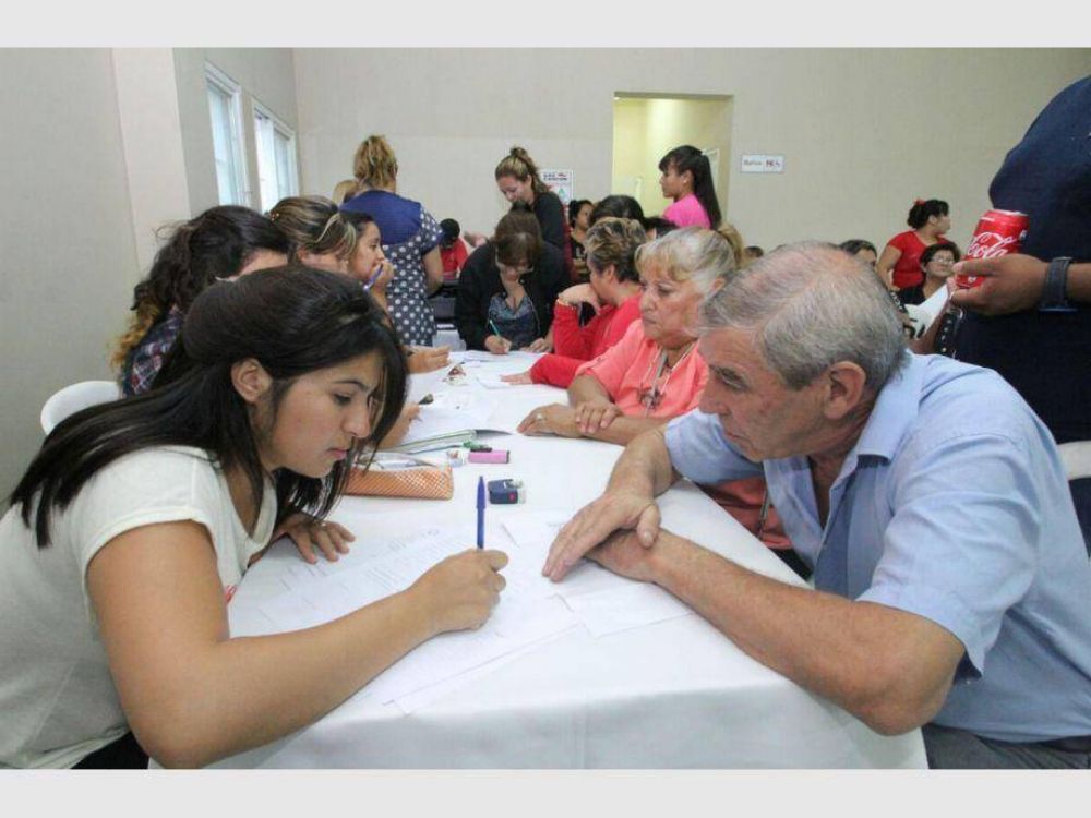 Chimbas: ayudan con vales de compra a los afectados por las lluvias