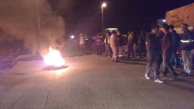 Bloqueo y protesta de los trabajadores de Cartocor