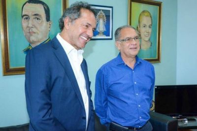 Scioli volvi� a mostrarse con Descalzo y estren� consigna: �unir e integrar�