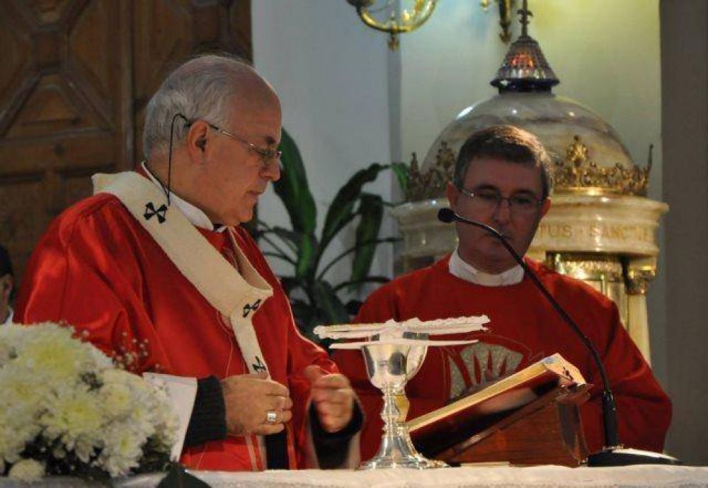 El padre Torres asume confiado su responsabilidad de rector del Seminario  de Paraná