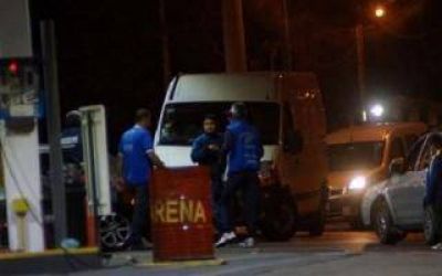 #ParoGeneral: Obligaron a cerrar una estaci�n de servicio en San Mart�n