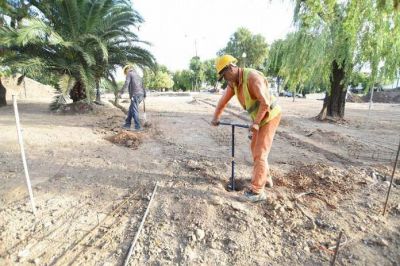 Katopodis supervis� las obras de las plazas Billinghurst y Batalla de Maip�