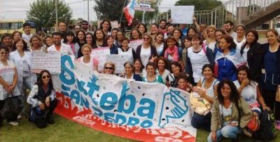 Docentes: A la espera de resoluci�n del Frente Gremial, Suteba manifestar� contra los descuentos