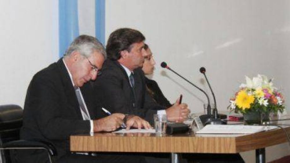 El intendente de Salliquel� debi� enfrentar una apertura de sesiones dura y repas� lo hecho durante el a�o anterior