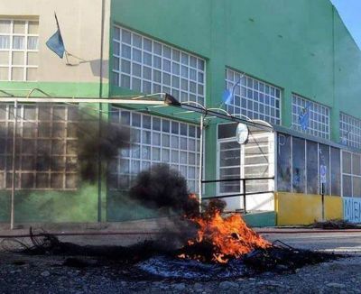 Bloqueo gremial impidi� la sesi�n en el Concejo