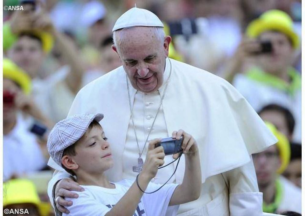 El Papa y los J�venes en oraci�n en preparaci�n al S�nodo del 2018 y la JMJ de Panam� 2019