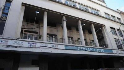 El gremio de los porteros ofreci� US$ 11,5 millones por la sede de Hebraica en Once y hay pol�mica