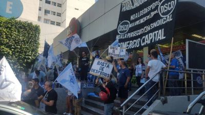 La Juventud sindical protest� contra los despidos de Disco