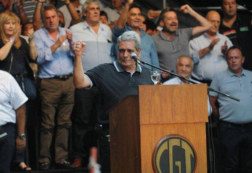 Cambiemos va al Congreso para limitar las reelecciones de los gremialistas