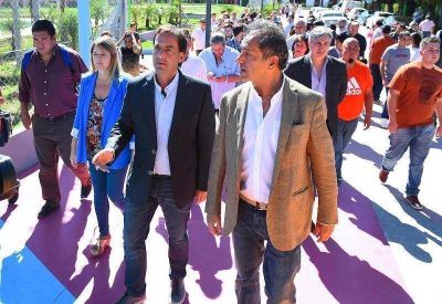 Junto a un intendente del F�nix, Scioli volvi� a mostrarse en el Conurbano