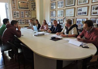 Millonaria licitaci�n para obras de pavimentaci�n y repavimentaci�n en 33 cuadras y el acceso a Cerro Leones