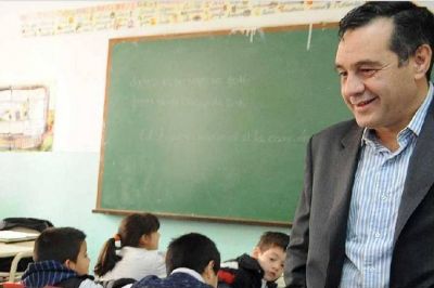 Para el gobierno bonaerense el paro docente se levanta �porque la gente no est� adhiriendo�