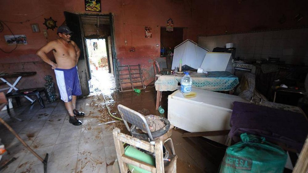 Anuncian subsidios de hasta $ 25.000 para las familias afectadas por las inundaciones en el sur