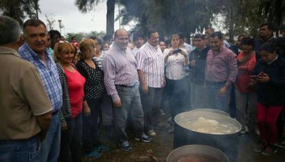 Tras el censo, el Gobierno distribuir� artefactos y muebles