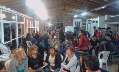M�s de 30 vecinos regresan a sus hogares y otros 70 contin�an evacuados