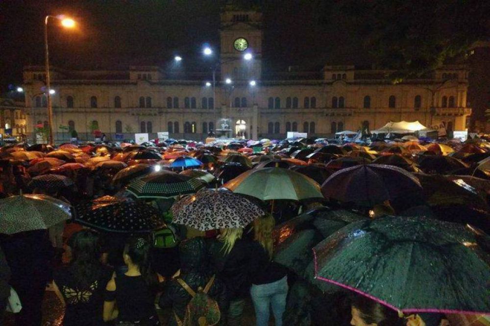Una multitud reclam� justicia por Micaela frente a los Tribunales de Paran� 