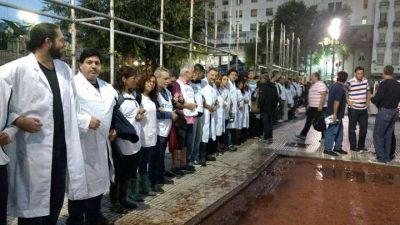 La polic�a desaloj� a sindicalistas docentes que intentaban montar una 