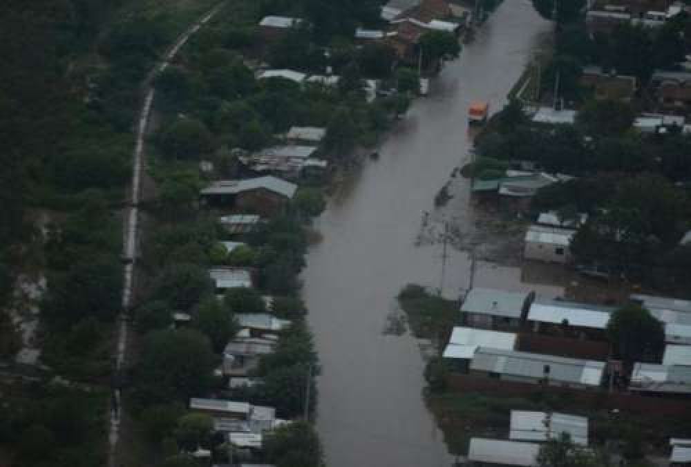 En Salta, llegaron a 900 los evacuados