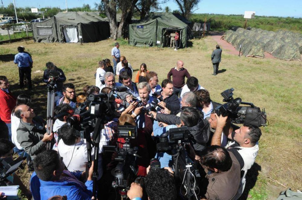 Frigerio confirm� que el Ej�rcito repartir� las asistencias que lleguen desde la Naci�n