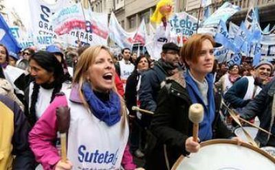  Pese a la nueva ofensiva de Vidal, los gremios docentes decidieron limitar los paros