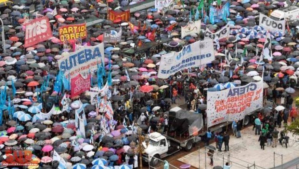 Ctera anunci un paro de 24 horas por el desalojo de docentes en el Congreso