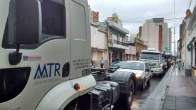 Se solucion� anoche el conflicto con los camioneros