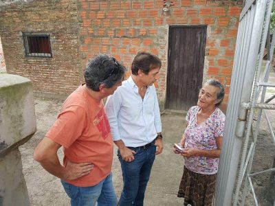 El Senador Luis Naidenoff estuvo en el barrio 1� de Mayo