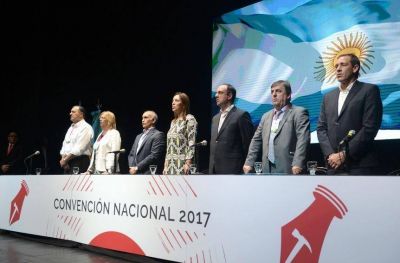 El radicalismo cada vez m�s convencido de ir a los bifes: donde no hay acuerdo, interna