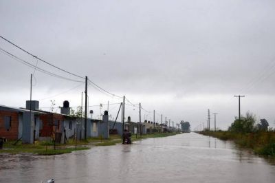 Inundaciones: contin�a el el operativo de asistencia en el noroeste de la Provincia