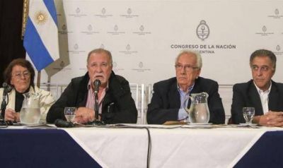 Diputados de la oposici�n solicitaron tratar el conflicto docente en el recinto