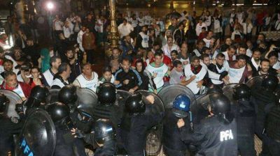 La Regional Sur de ATECh repudi� la represi�n docente en Buenos Aires