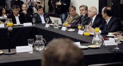 Se re�ne en la Ciudad el Consejo de Gobierno