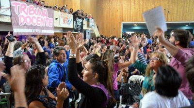 Con debate, ATEN se vuelca a aceptar la oferta salarial