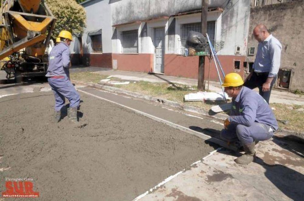 Intensifican el plan municipal de reparaci�n de asfaltos en Quilmes