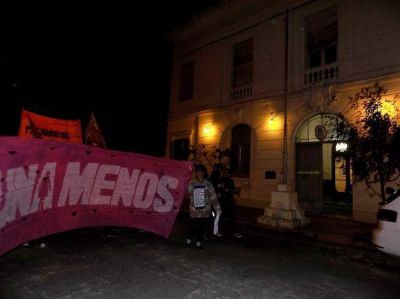 Marcharon en repudio a la represi�n docente y el crimen de Micaela