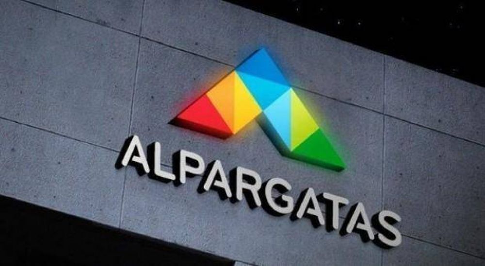 Alpargatas suspender 1.100 operarios de su planta tucumana