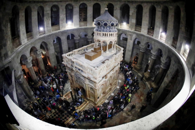 El Santo Sepulcro: La restauraci�n de la hermandad entre tres comunidades cat�licas