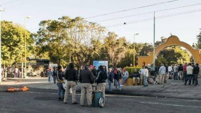 Gobierno ofrece $2.800, pero ATE quiere $3.000 como �m�nimo� y en pocas cuotas