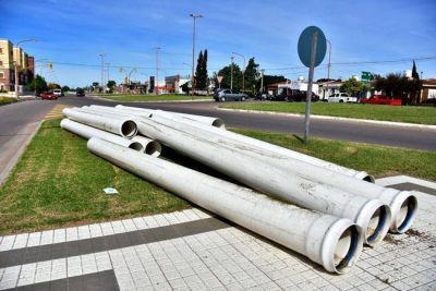 Nuevo bombeo: una bomba de 6 toneladas y que gasta un mill�n de pesos por mes