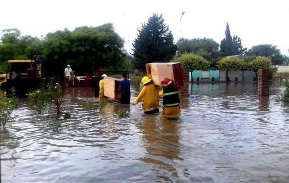 Inundacin: 27 pueblos piden a Nacin 65 millones