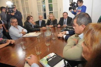 Paritaria docente: cuarto intermedio hasta el martes