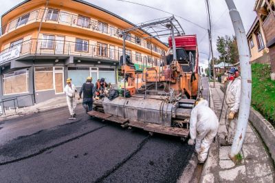 Inici� la pavimentaci�n del segundo tramo de la calle Gobernador Paz
